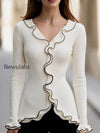 contrast-ruffle-v-neck-knit-top